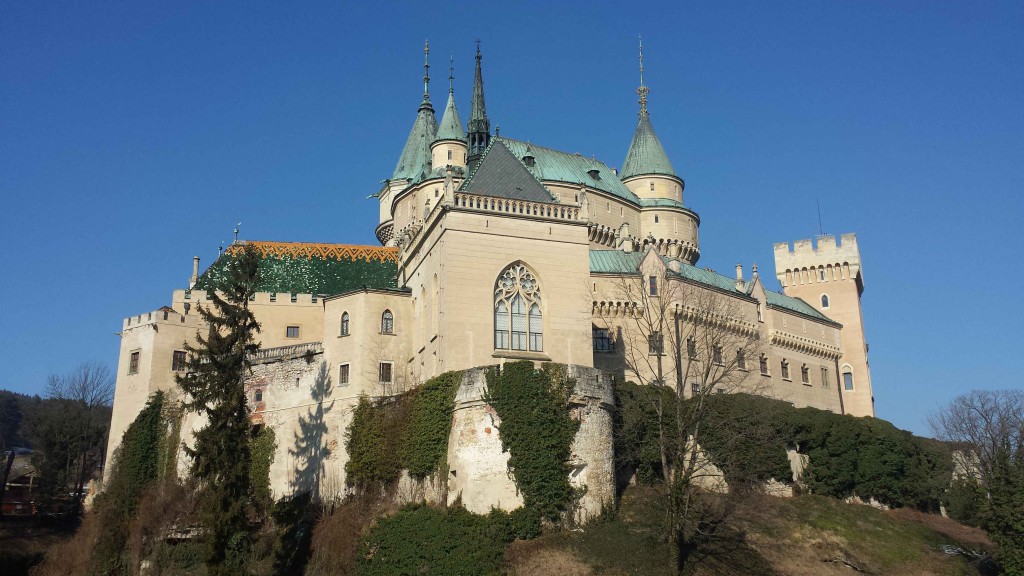 замок бойнице словакия